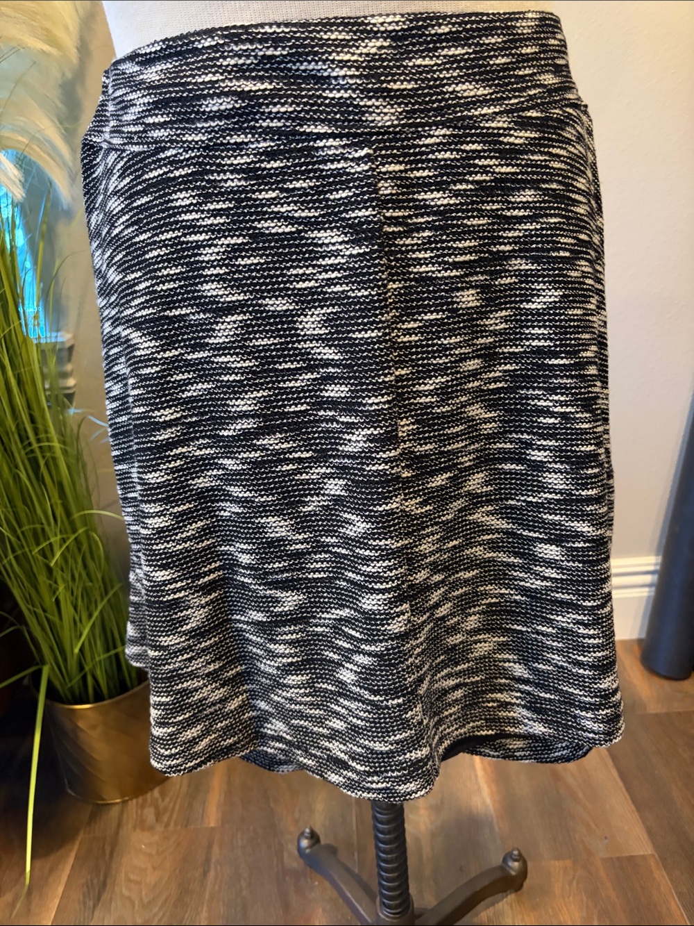 NWOT LOFT Black & White Knit A-Line Skirt- Sz14